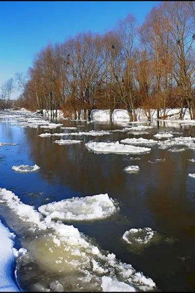 Апрель ледоход на реке