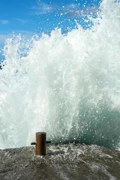 Брызги водопада