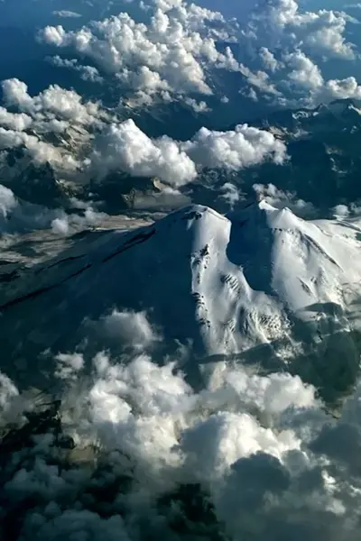 Эльбрус из самолета в Сочи