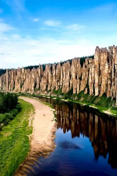 Якутия река синяя Синские столбы