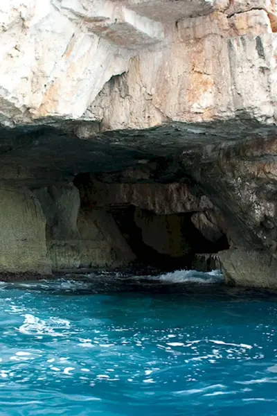 Лутраки грот пещера