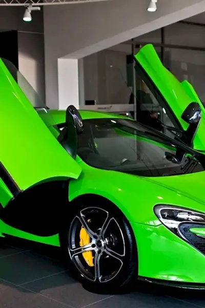 MCLAREN 650s зеленый