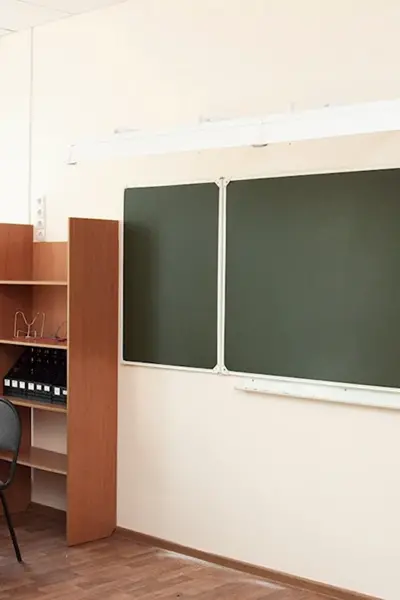 Школьная доска в кабинете