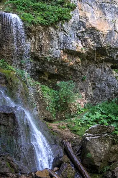 Водопад Чинарев Мезмай