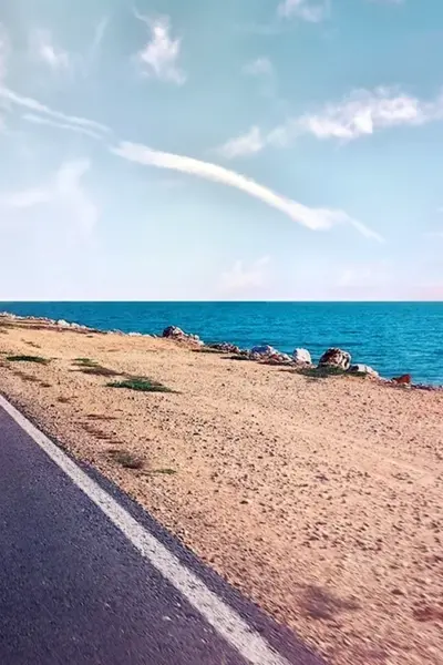 Дорога у моря