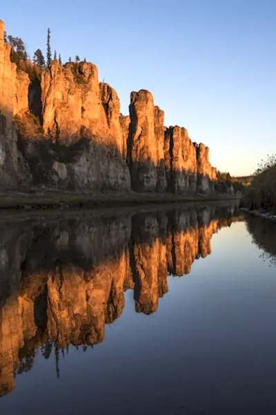 Якутия река синяя Синские столбы