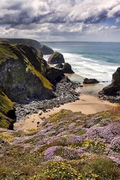 Пляж Bedruthan steps Северный Корнуолл Англия